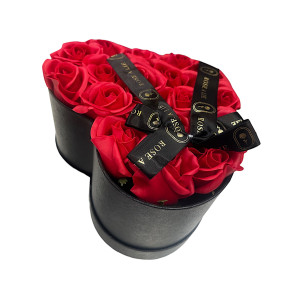 Μπουκέτο από Τεχνητά Λουλούδια Τριαντάφυλλο 28cm σε Κουτί καρδούλα 81905 Κόκκινο 