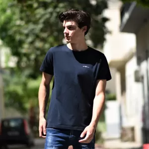 ΑΝΔΡΙΚΗ ΜΠΛΟΥΖΑ T-SHIRT ΛΑΙΜΟΣ SMALL CALLIGRAPHIC MOHICANS MCNS12 ΜΠΛΕ