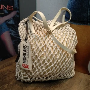 ΓΥΝΑΙΚΕΙΑ ΤΣΑΝΤΑ ΩΜΟΥ MOHICANS